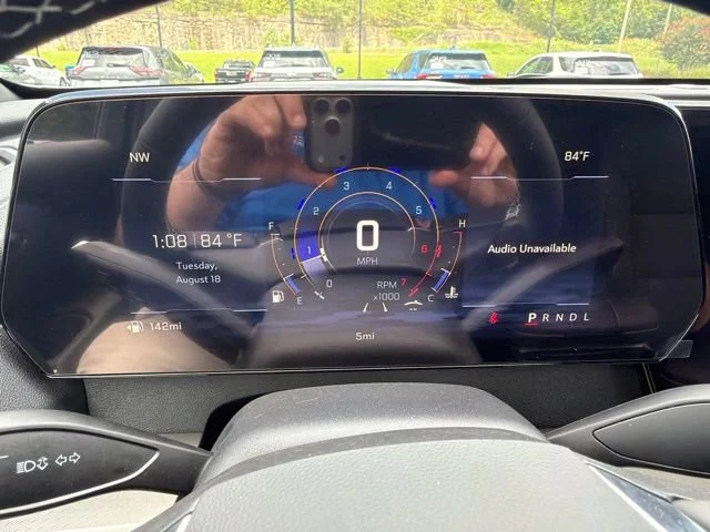 New 2027 Summit White Chevrolet LT image 31