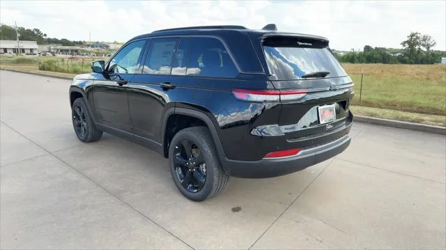 New 2027 High-Gloss Black Paint Jeep Limited image 7