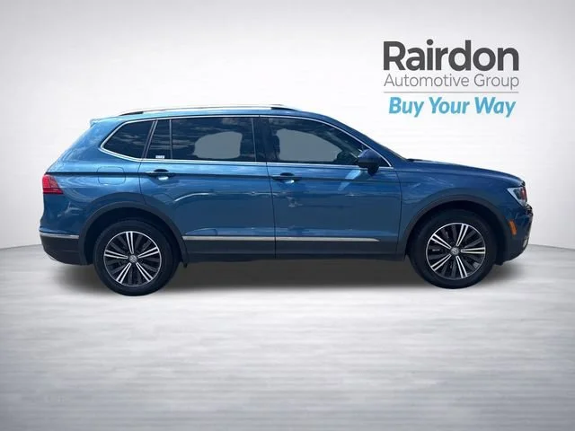 Used 2018 Blue Metallic Volkswagen SEL image 8