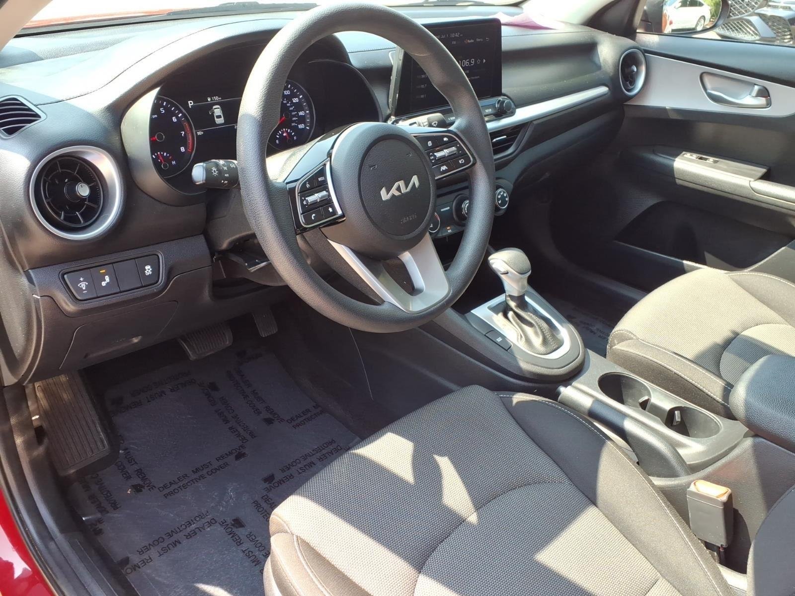 2023 Kia Forte LXS - Photo 23