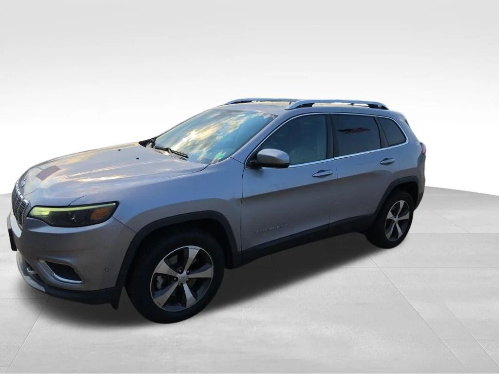 Used 2021 Silver Jeep Limited image 39