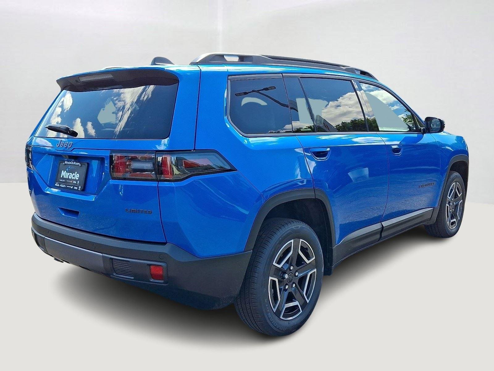 New 2026 Hydro Blue Pearl-Coat Exterior Paint Jeep Limited image 3