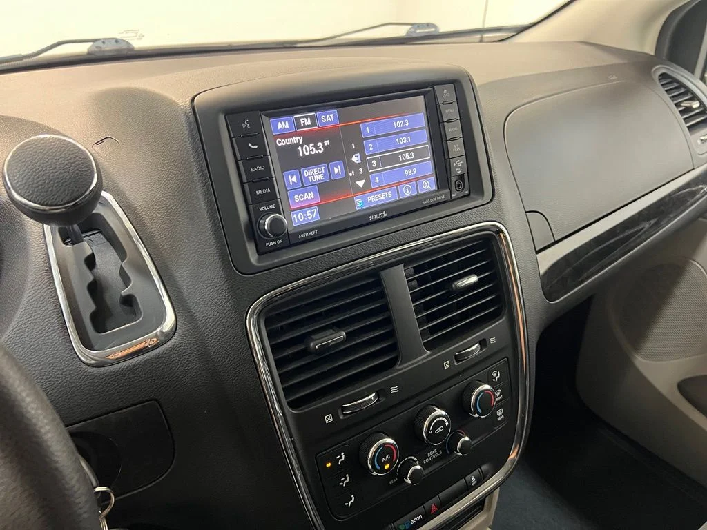 Used 2018 Blue Dodge SE image 23