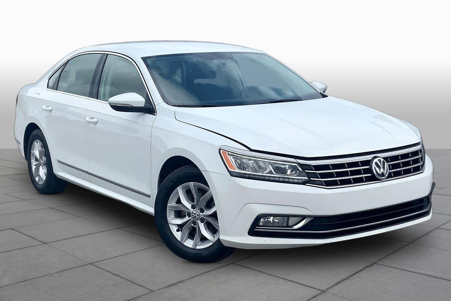 Pre-Owned 2016 Volkswagen Passat 1.8T S