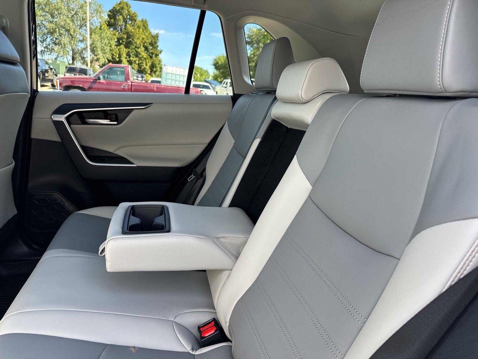 Used 2025 Blue Toyota XLE Premium image 22