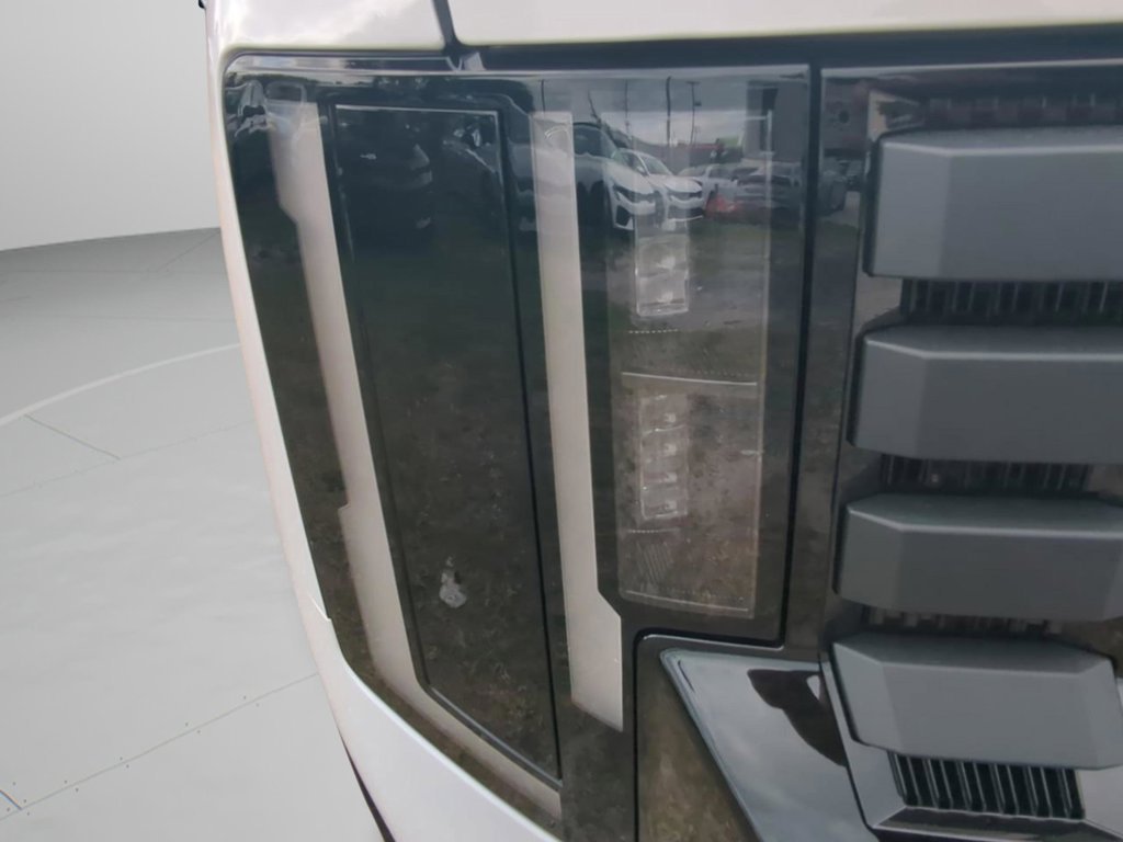 New 2027 Glacial White Pearl Kia X-LINE SX image 10
