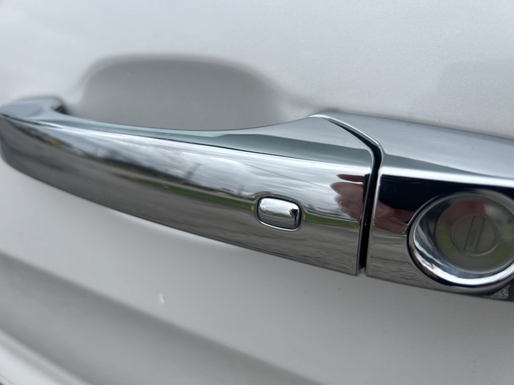 Used 2019 White Jeep Overland image 14