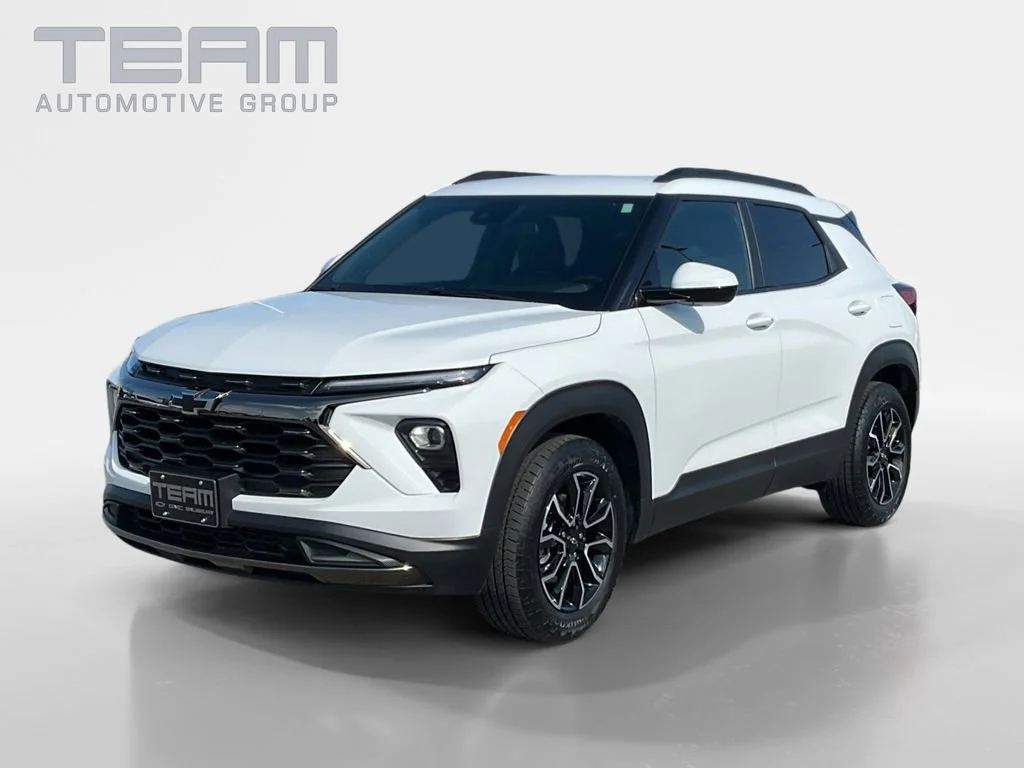 Used 2024 Summit White Chevrolet ACTIV image 3