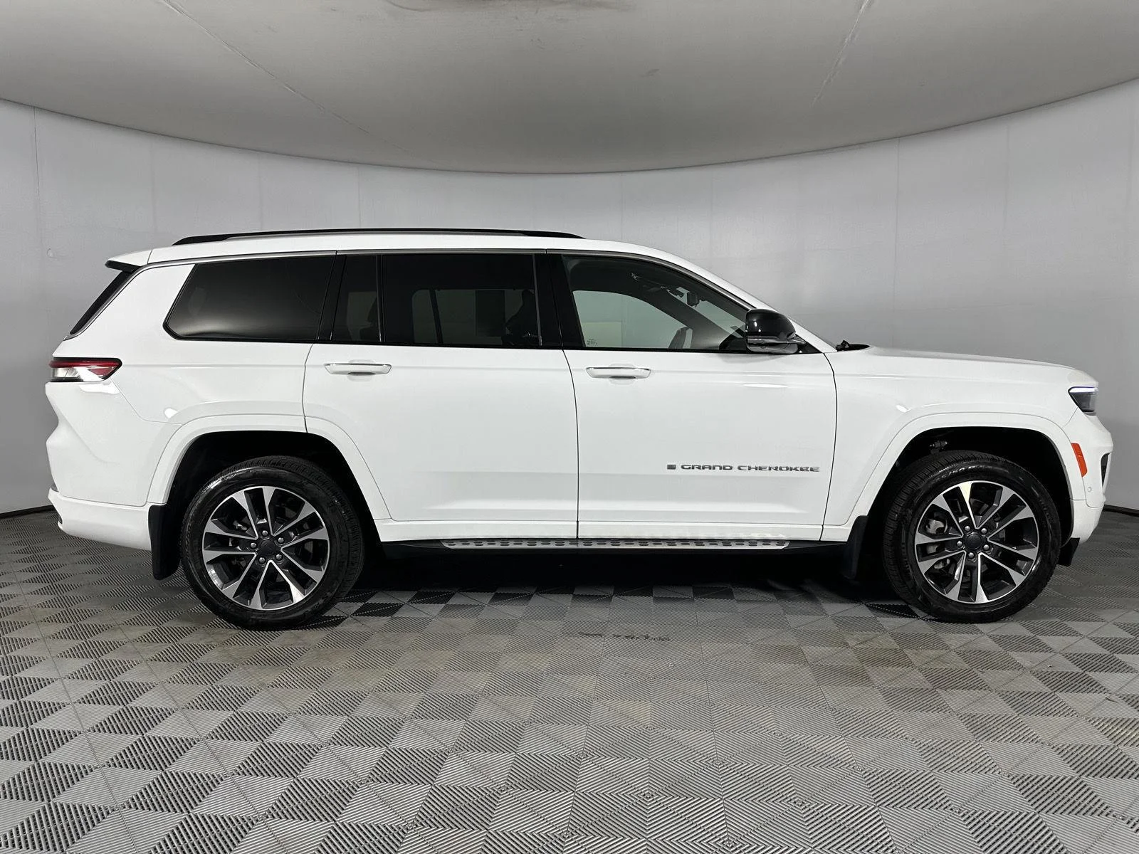 Used 2023 Bright White Clearcoat Jeep Overland image 31