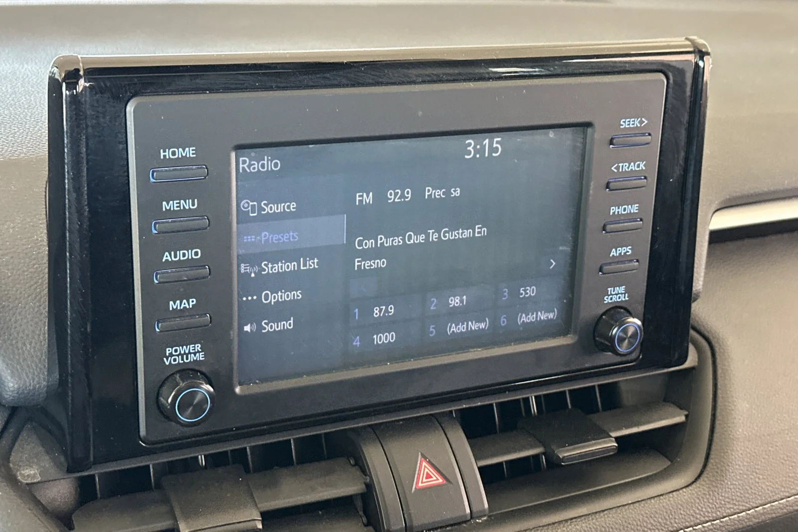 Used 2019 White Toyota Hybrid XLE image 18