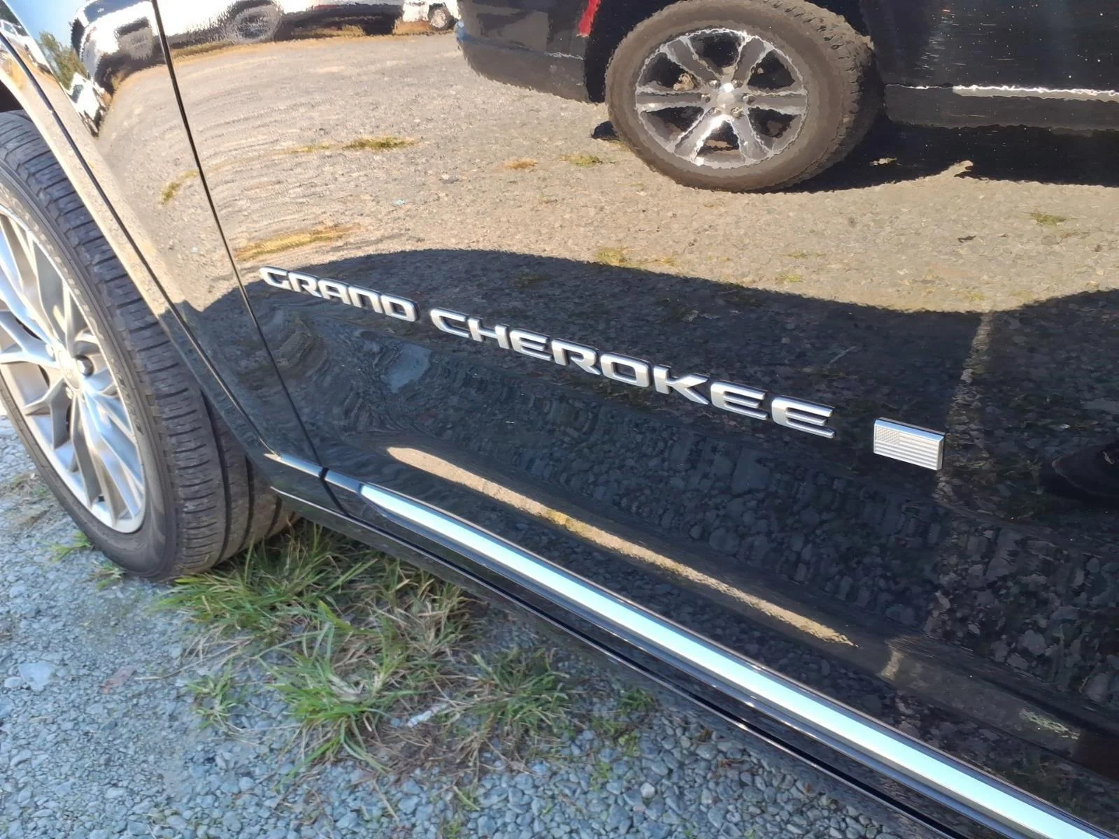Used 2023  JEEP Summit Reserve image 20