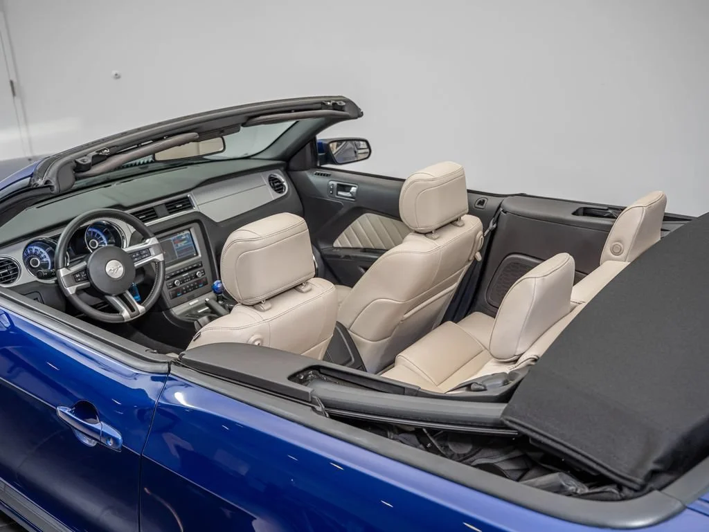 Used 2013 Blue Metallic Ford GT Premium image 24