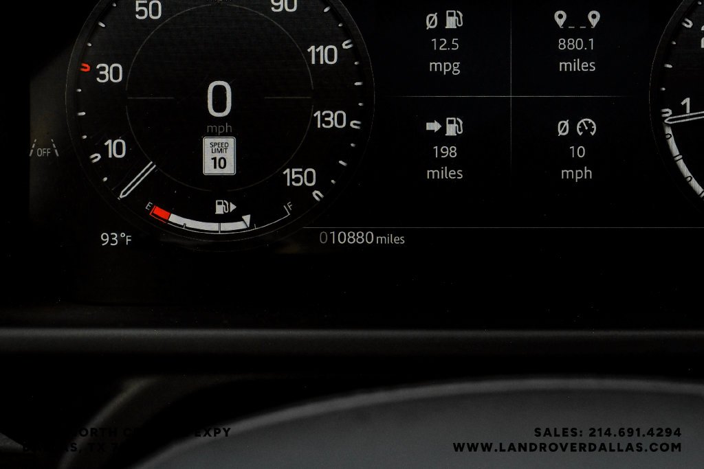 Used 2025 Black Land Rover X-Dynamic SE image 23