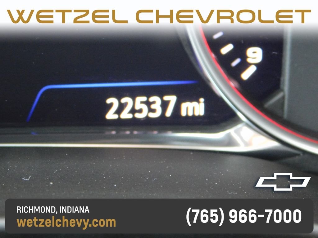 Used 2025 Gray Chevrolet RS image 33