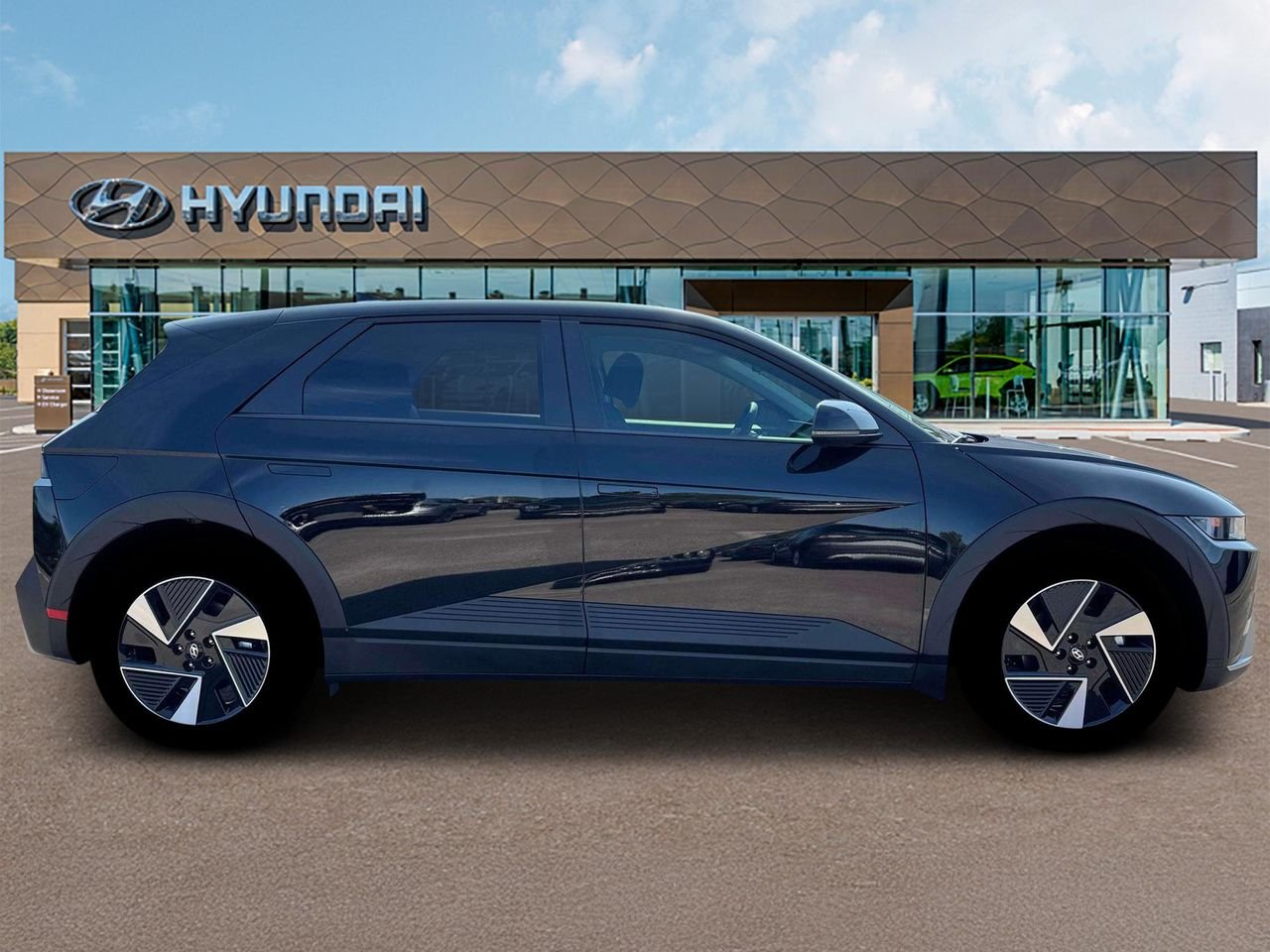 New 2026 Abyss Black Hyundai SE image 9