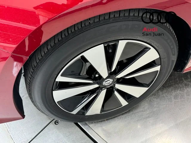 Used 2021 Red Nissan 2.5 SV image 5