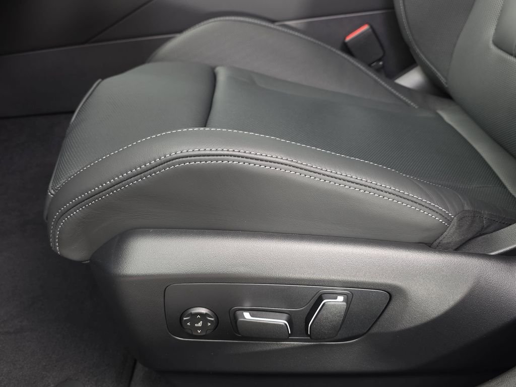 New 2026 Carbon Black Metallic BMW  image 28