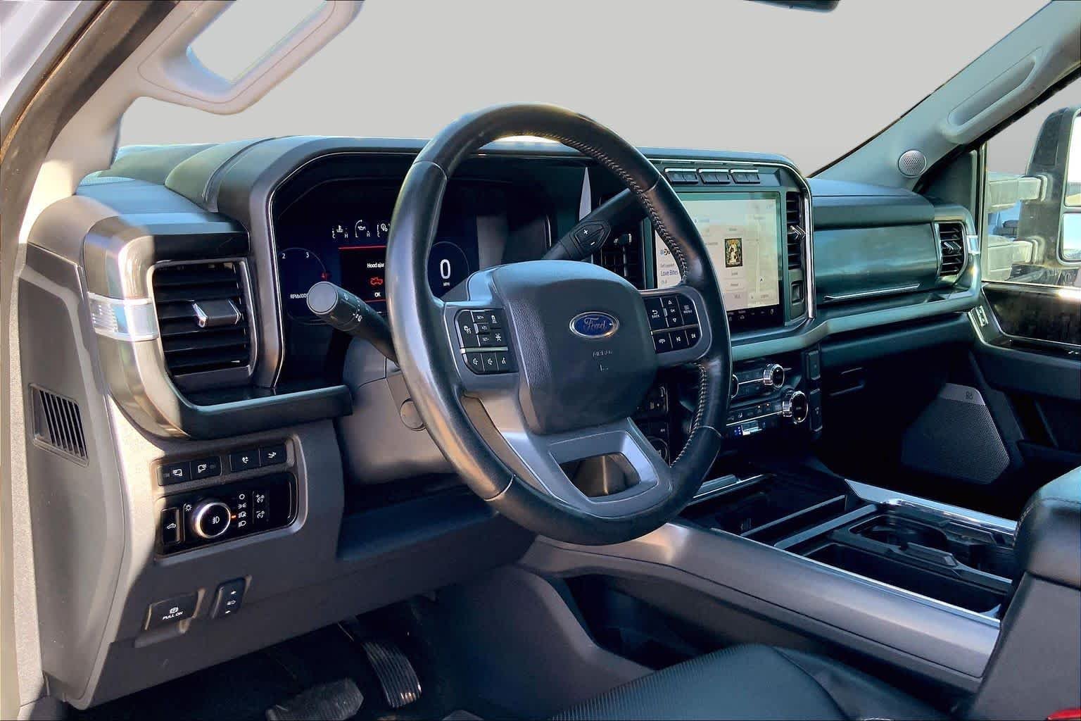 Used 2024 Glacier Gray Metallic TriCoat Ford LARIAT image 18