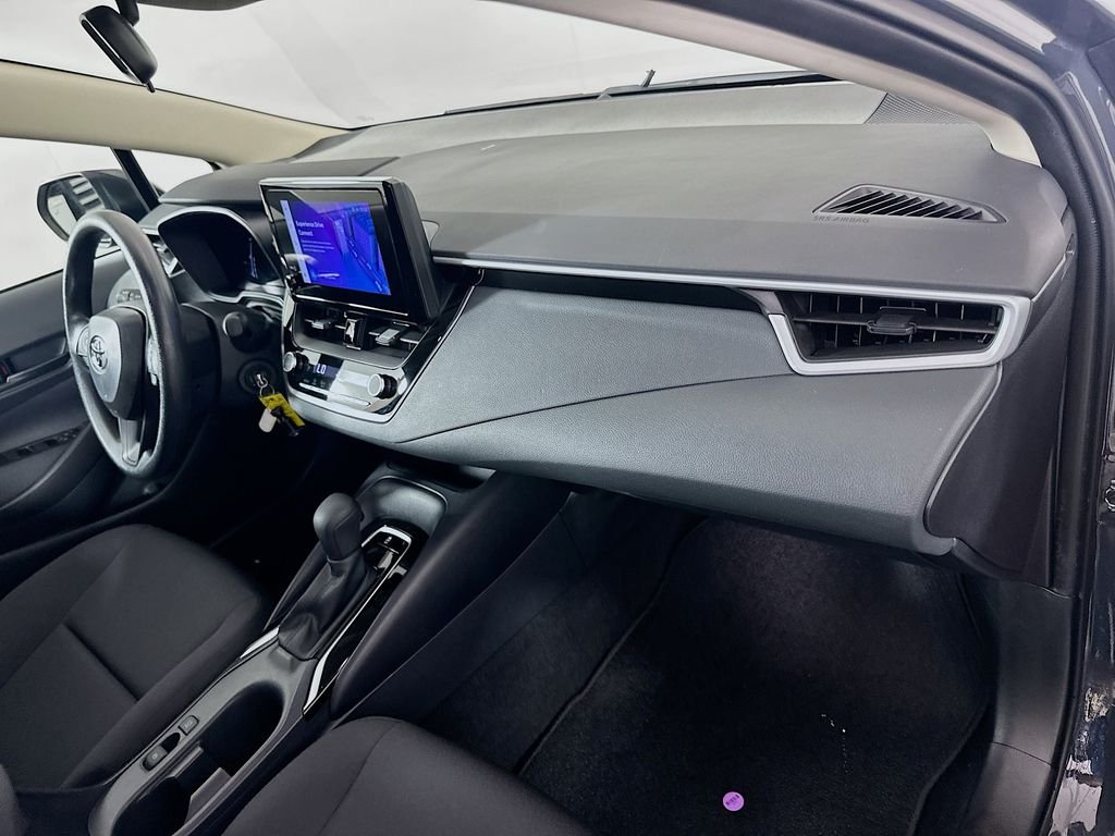 Used 2026  Toyota LE image 28
