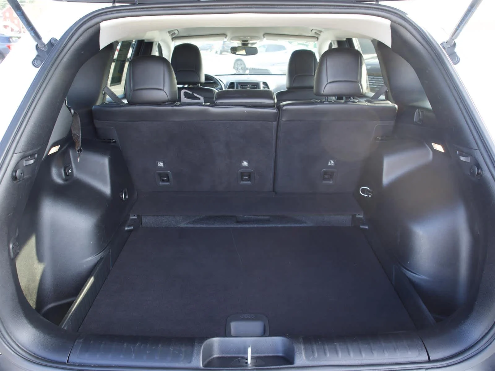 2021 Jeep Cherokee Latitude Lux - Photo 16