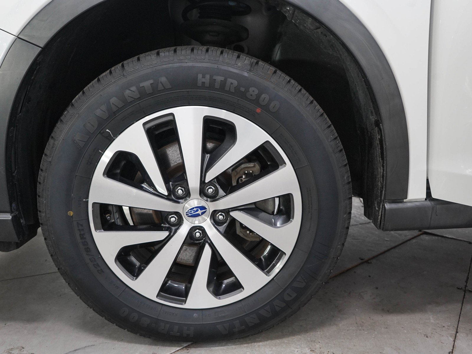 Used 2020 Crystal White Pearl Subaru Premium image 29