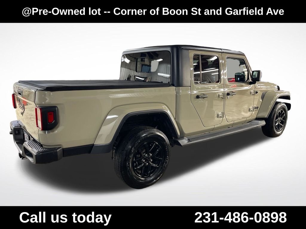 Used 2022 Beige Jeep Sport image 5