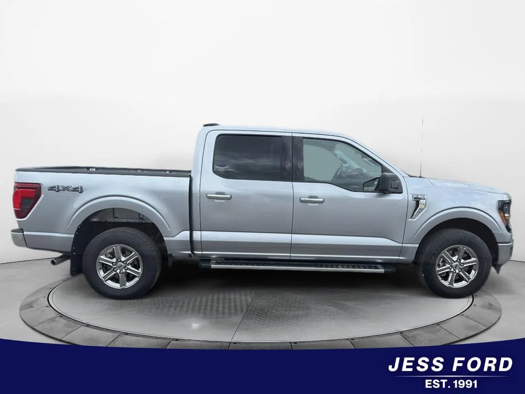 Used 2024 Iconic Silver Metallic Ford XLT image 7