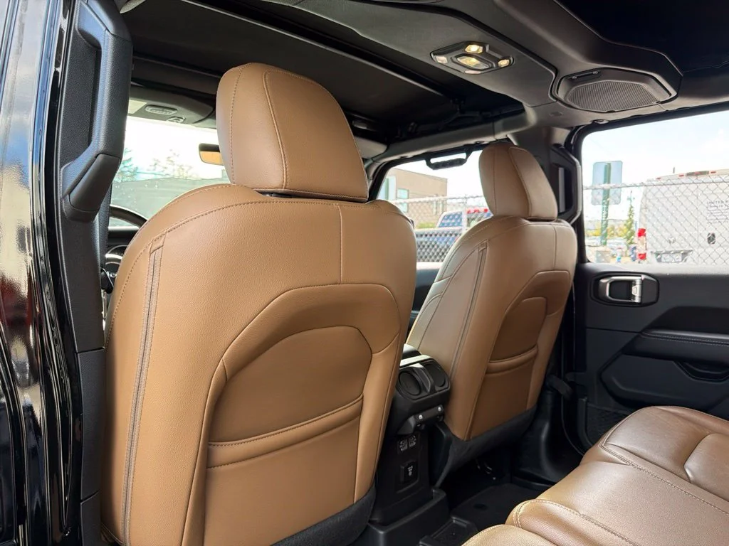 Used 2022 Black Jeep Unlimited Sahara image 25