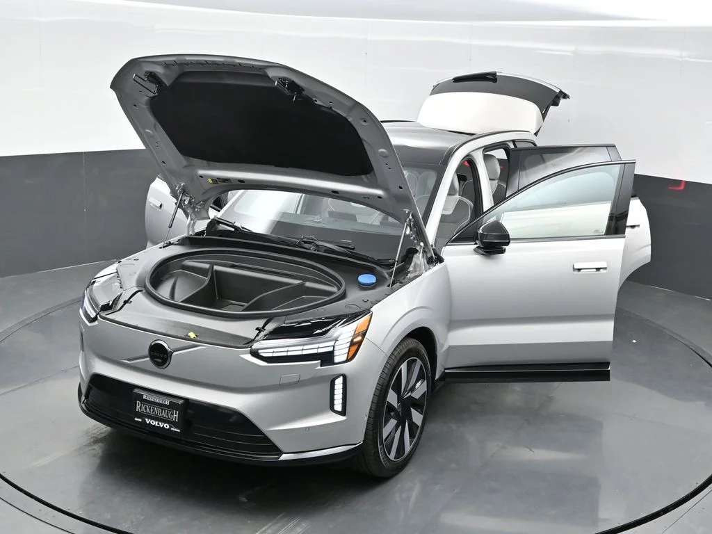 2025 Volvo EX90 Ultra - Photo 38