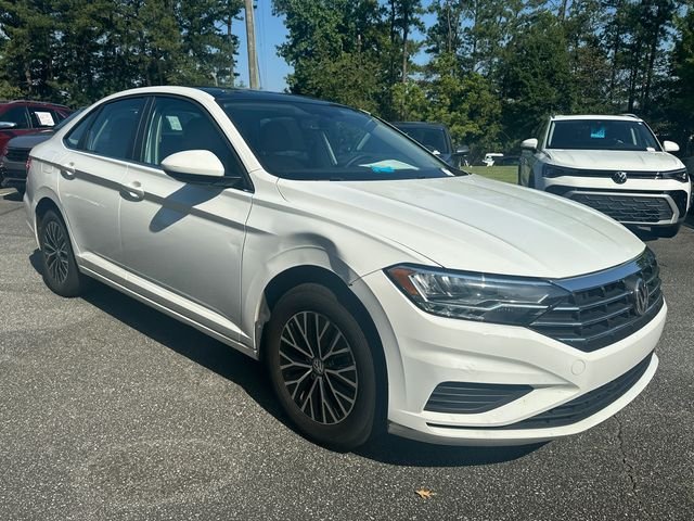 Certified Used 2020 White Volkswagen 1.4T SE image 3