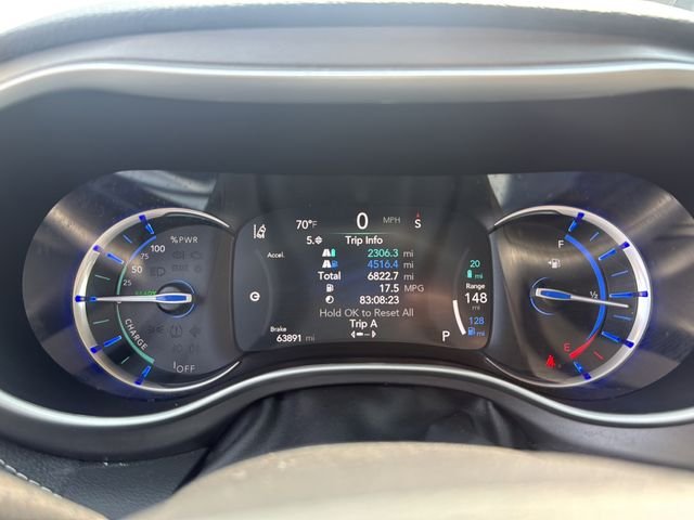 Used 2023 White Chrysler Touring L image 19