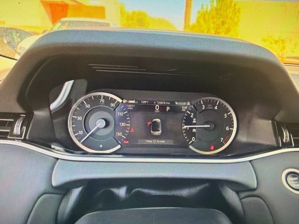 Certified Used 2023 Fuji White Land Rover SE image 9
