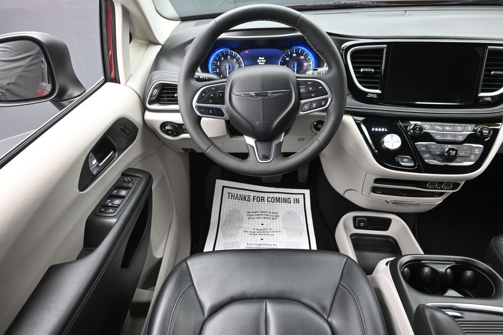 Used 2023 Red Chrysler Touring L image 15