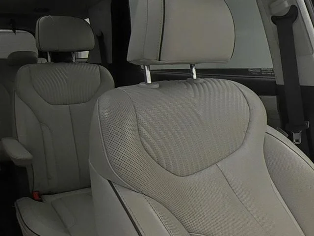 Used 2024 White Hyundai Calligraphy image 33