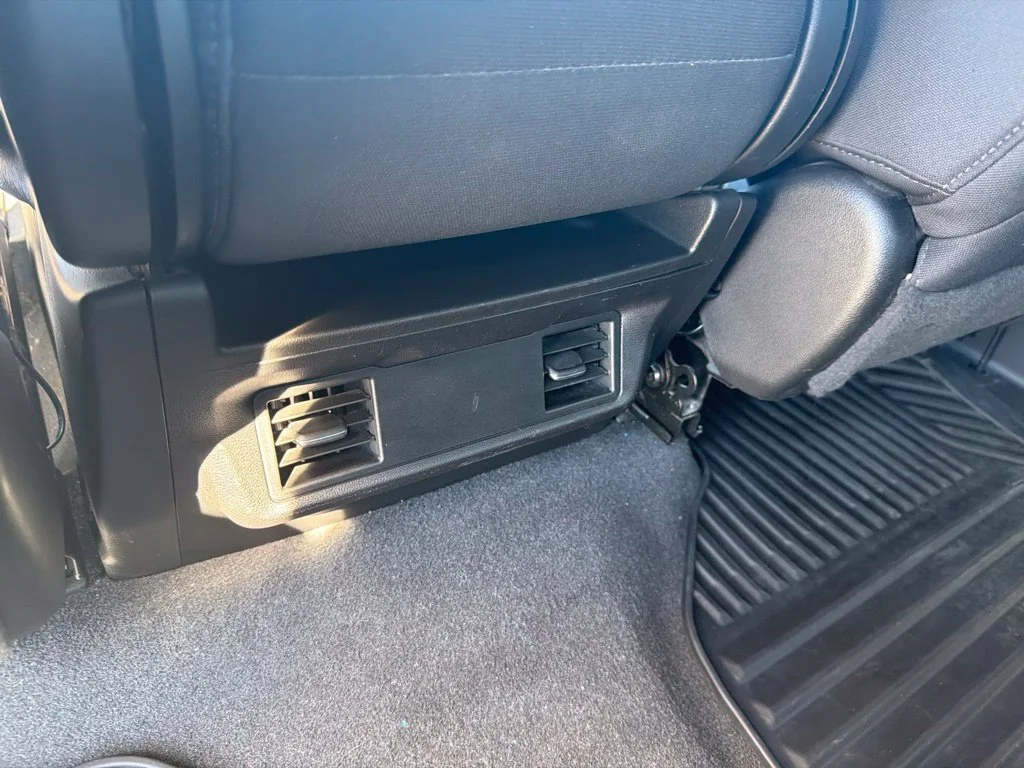 Used 2022 SUMMIT WHITE Chevrolet Custom image 32