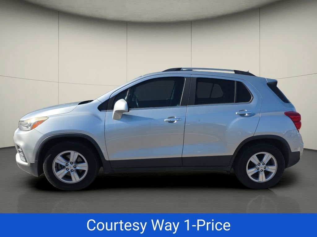 Used 2018 Silver Chevrolet LT image 6