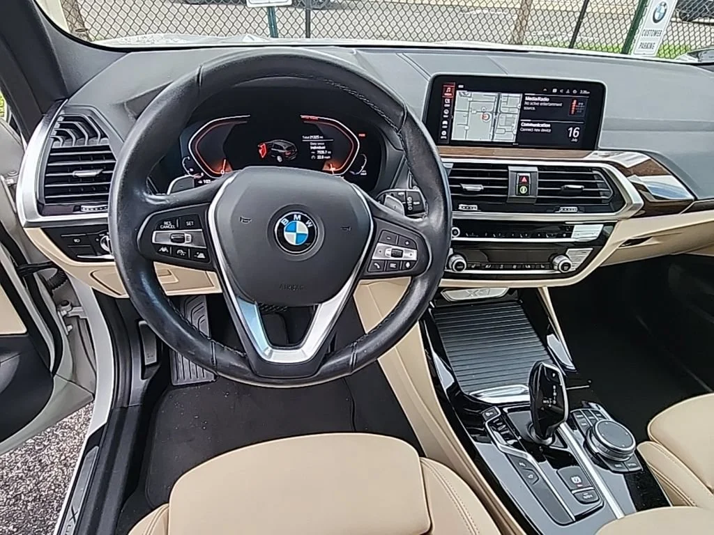 Used 2021 Alpine White BMW sDrive30i image 4