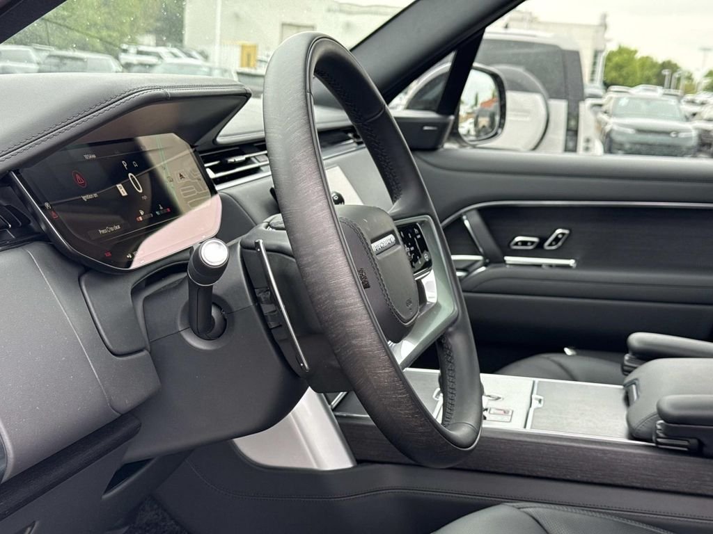 New 2026 Amethyst Grey Purple in Gloss finish Land Rover SE 7 Seats image 13