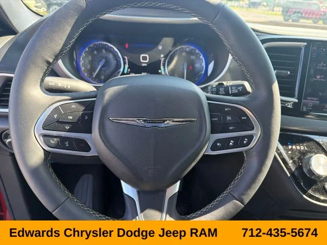 Used 2025 Red Chrysler Select image 18