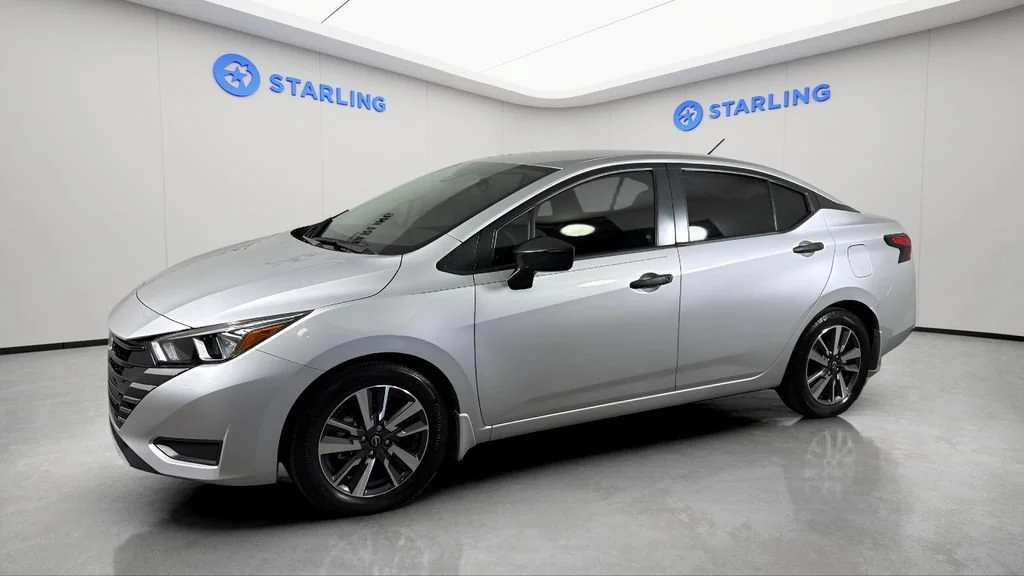 Used 2024  Nissan S image 2