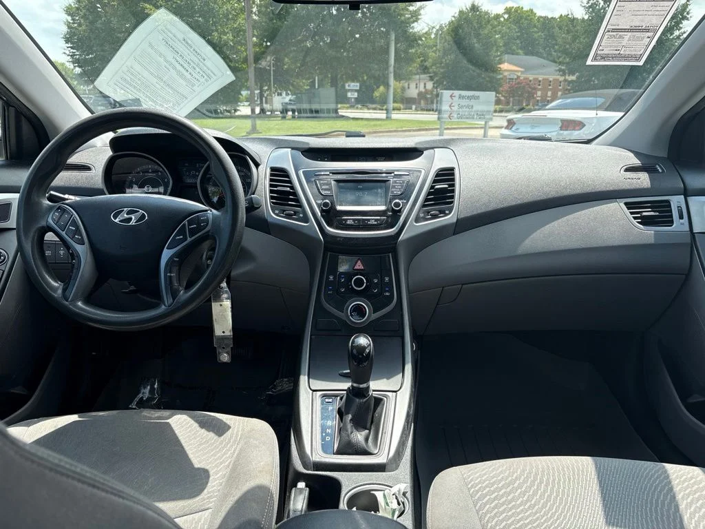 Used 2016 Blue Hyundai SE image 10