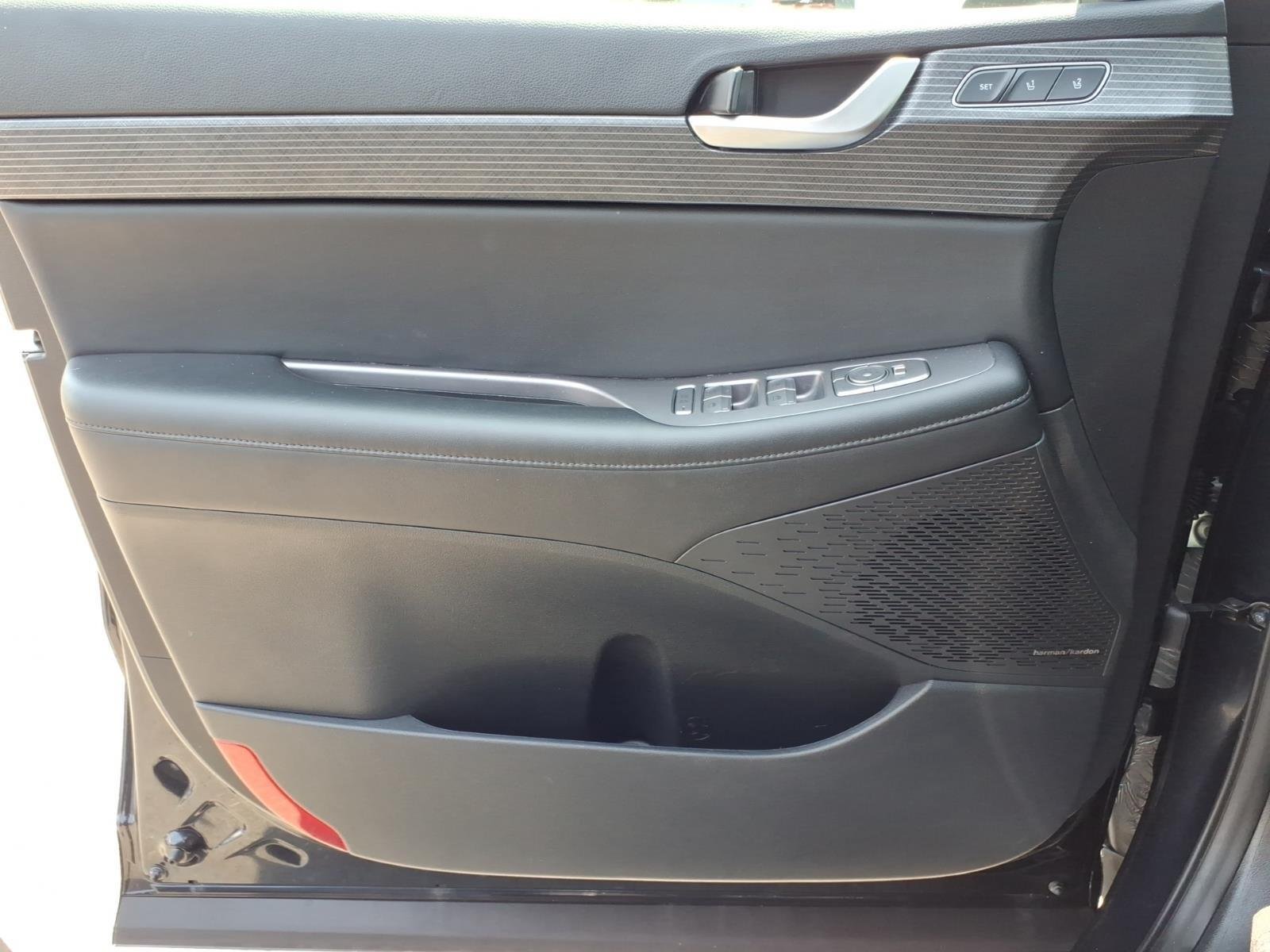 Used 2024 Moonlight Cloud Hyundai Limited image 30