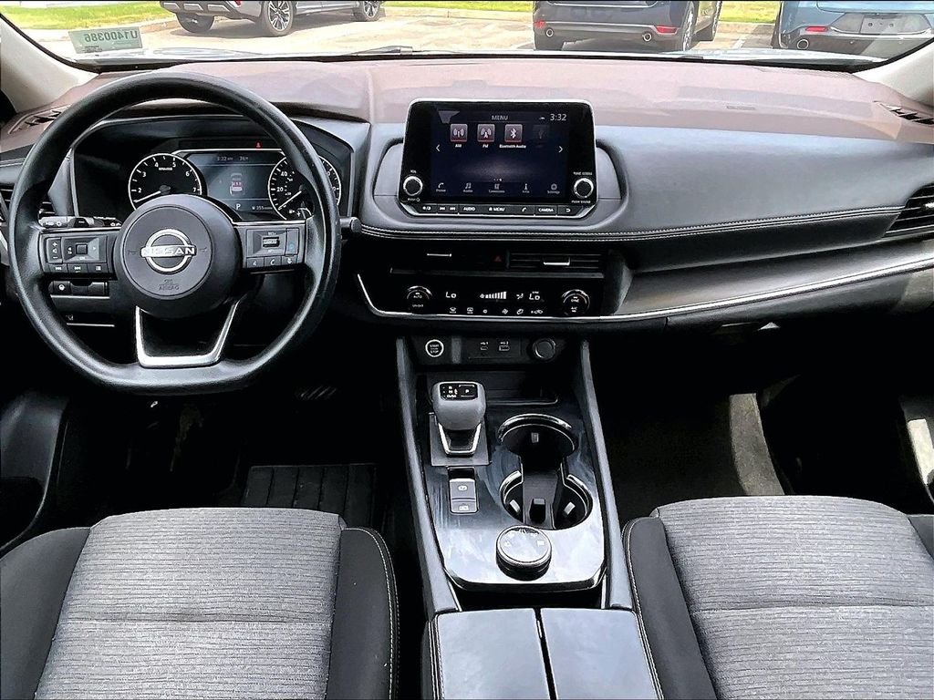 Used 2023 Silver Nissan SV image 21