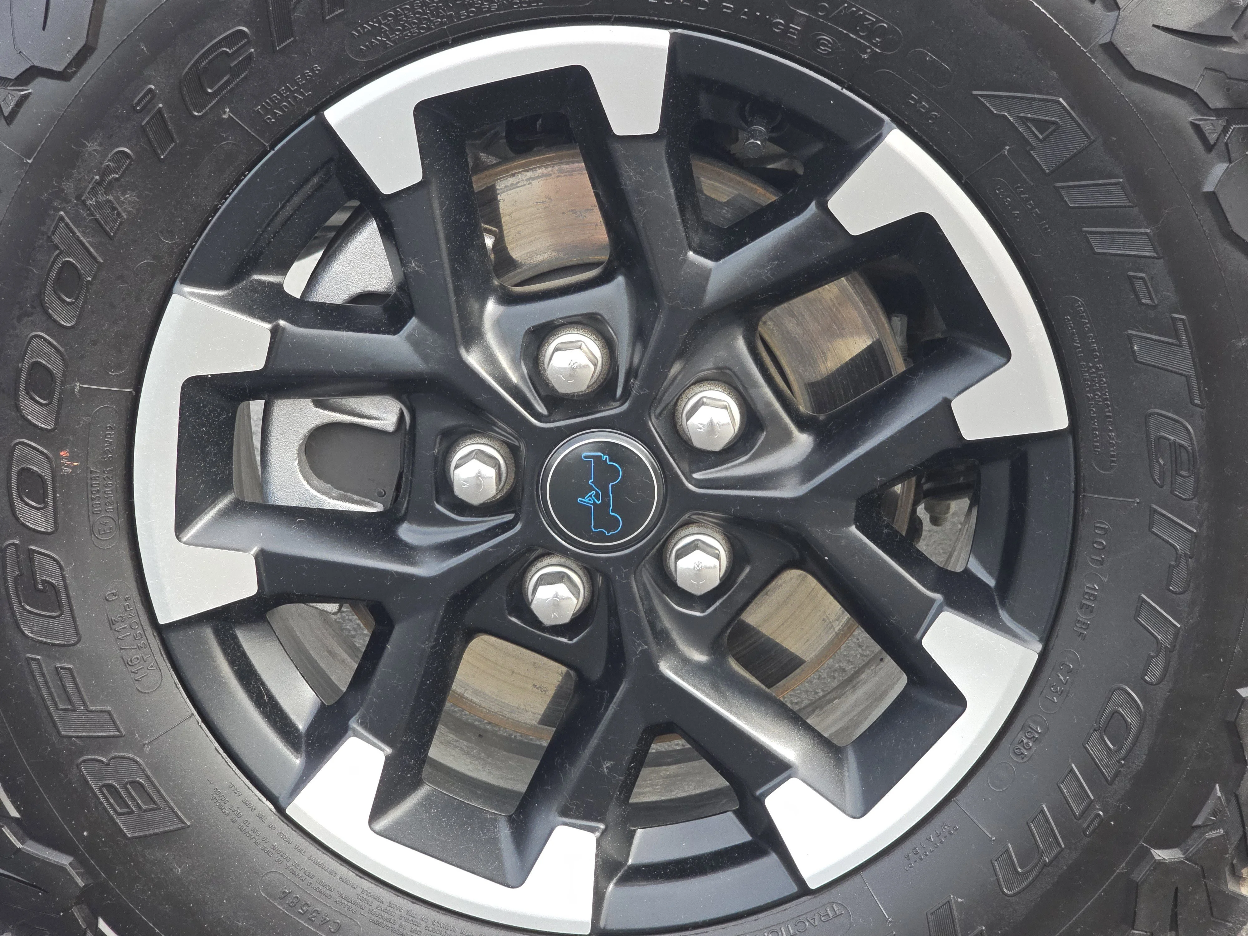 Used 2025 Bright White Clearcoat Jeep Rubicon image 14