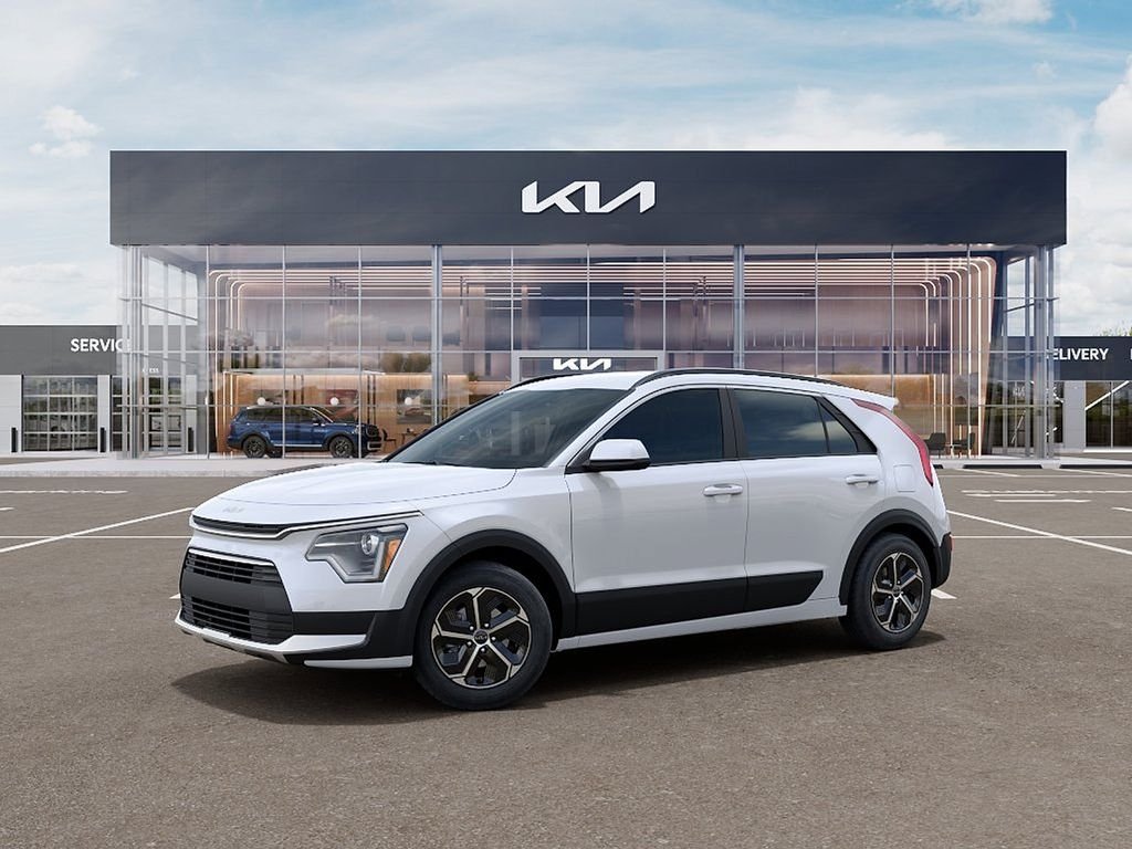 New 2026 Snow White Pearl Kia LX image 3