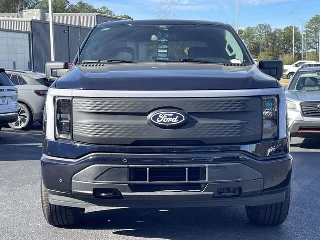 2025 Ford F-150 Lightning Flash - Photo 30