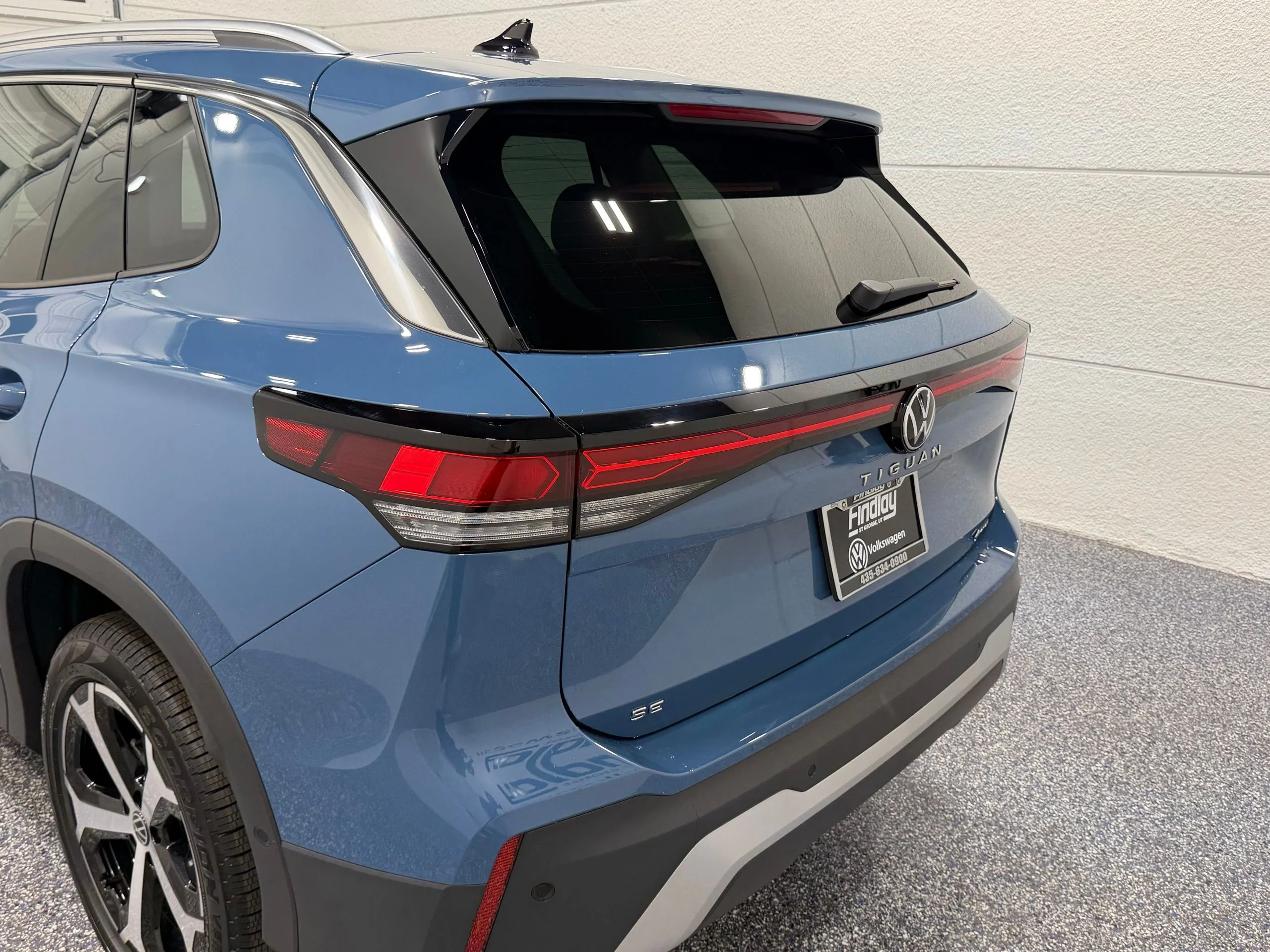 New 2026 Blue Volkswagen SE image 16