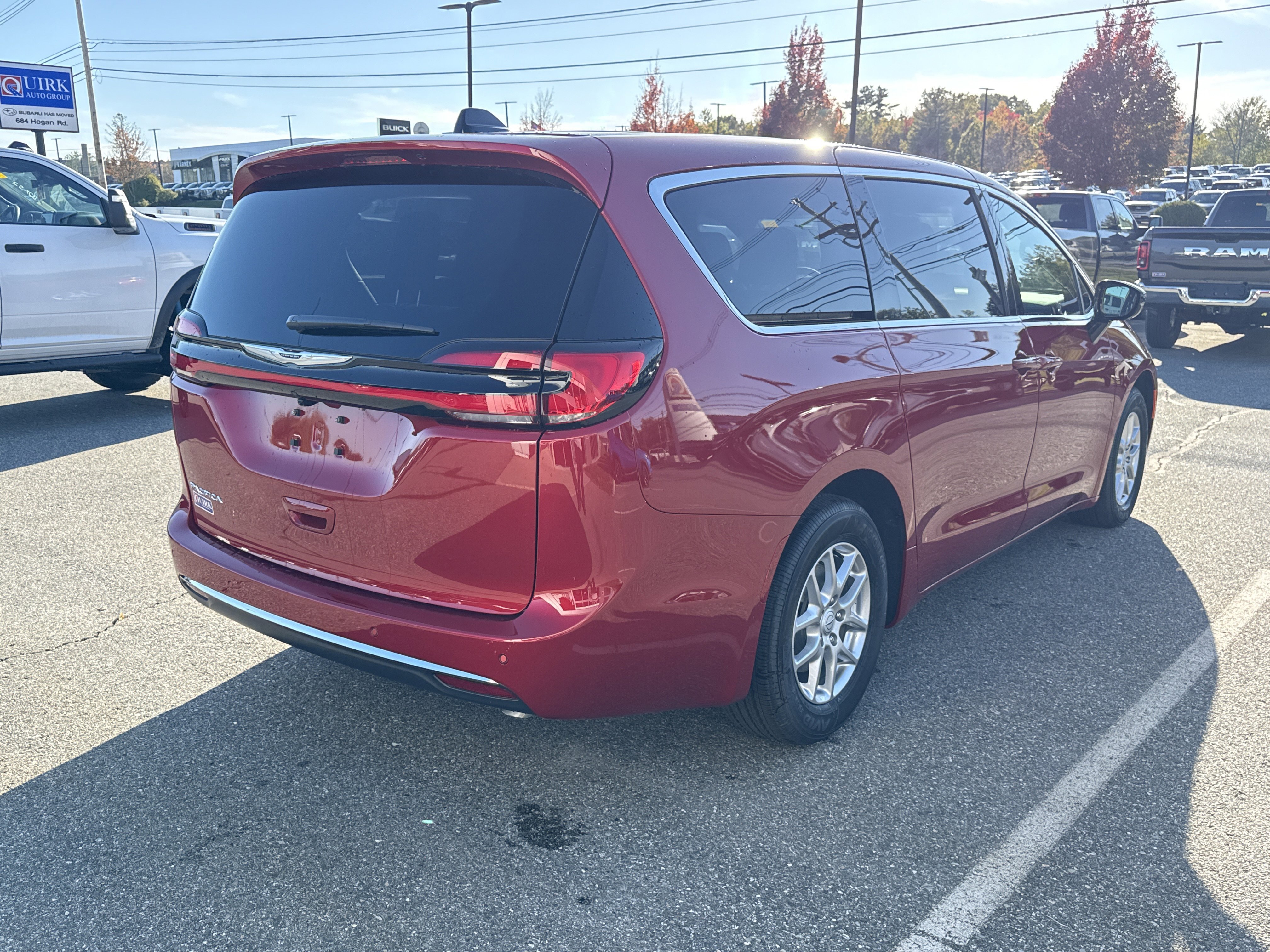 2026 Chrysler Pacifica Select - Photo 7