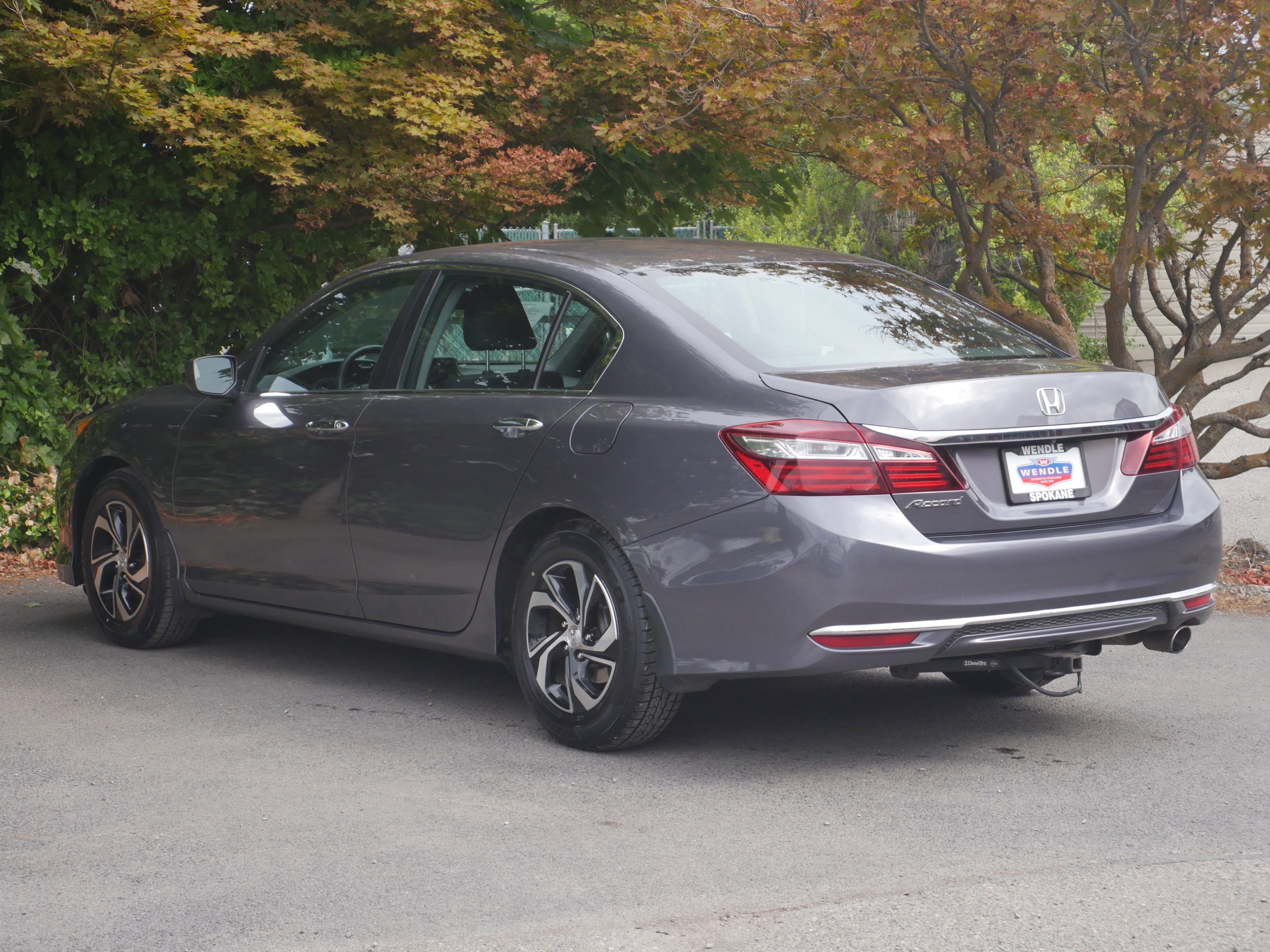 Used 2016 Modern Steel Metallic Honda LX image 17