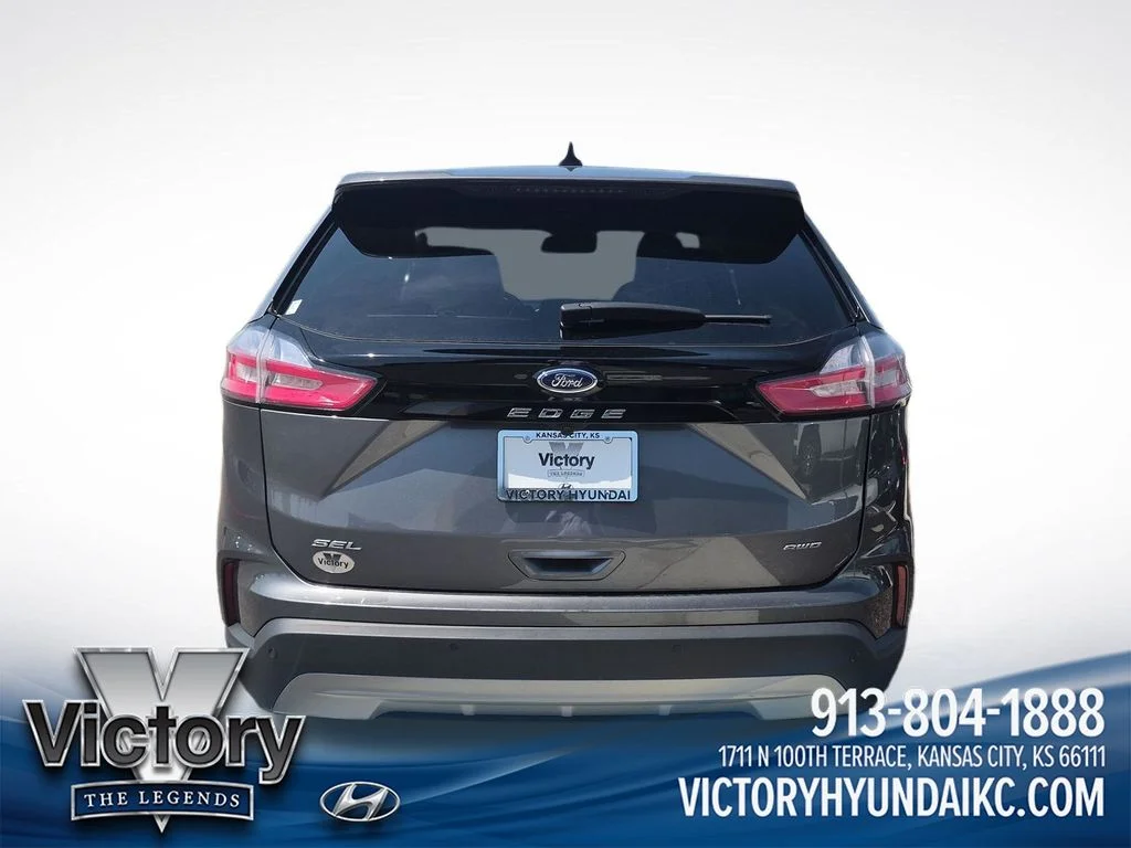 Used 2024 Gray Ford SEL image 4
